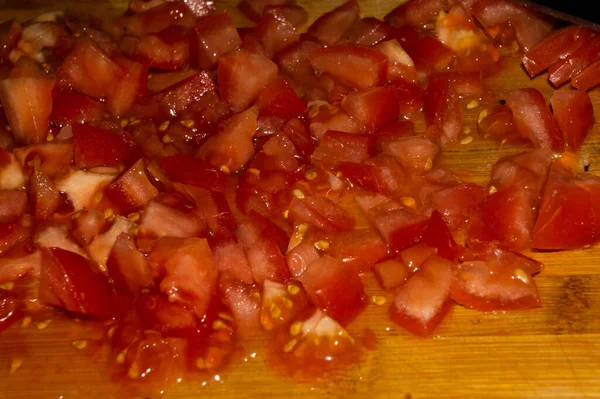 Closeup Shot Sliced Tomato Cutting Board — Stock Photo, Image