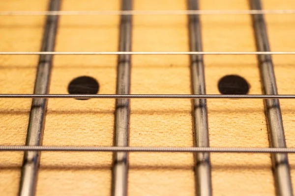 Close Cordas Guitarra Marrom Ótimo Para Fundo — Fotografia de Stock