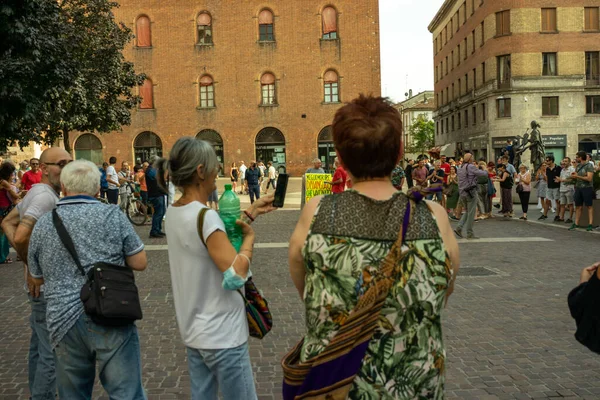Cremona Itálie Července 2021 Dav Lidí Protestujících Proti Očkování Proti — Stock fotografie