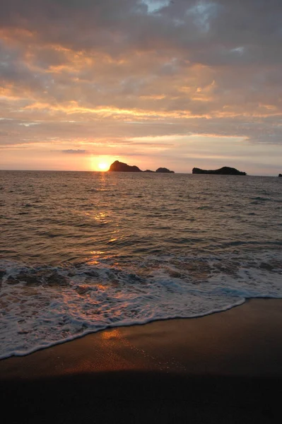 Fascinerande Solnedgång Över Havet Sommaren — Stockfoto