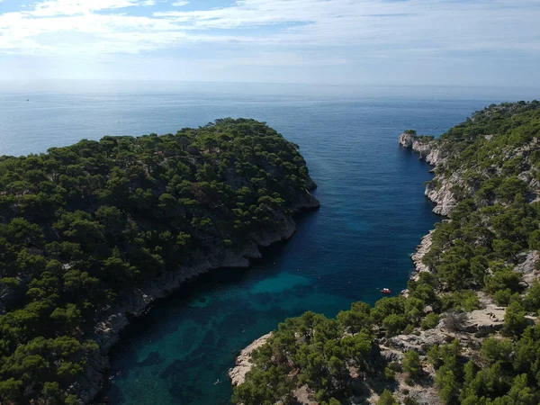 Een Luchtfoto Van Calanque Port Pin Beach Met Rotsen Bomen — Stockfoto