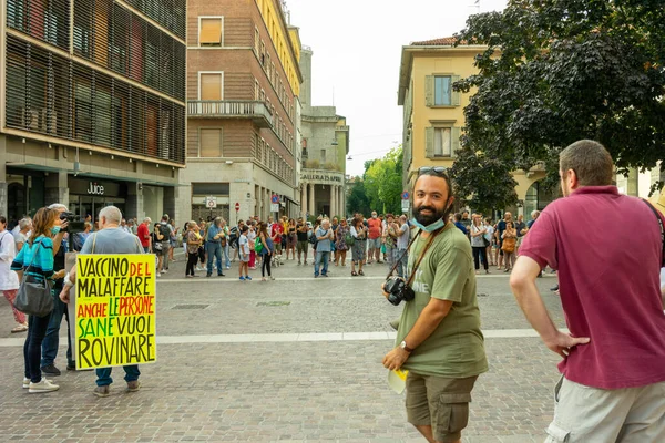 Cremon Itálie Července 2021 Dav Lidí Protestujících Proti Očkování Proti — Stock fotografie