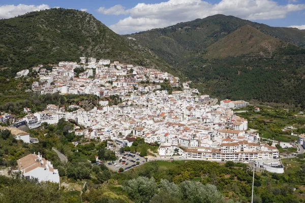 Una Vista Panorámica Típico Pueblo Montaña Andaluz Ojén España — Foto de Stock