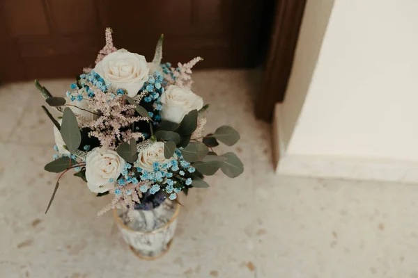 Прекрасный Свадебный Букет Цветочной Вазе Полу — стоковое фото
