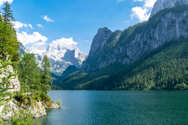 Vertical Shot Landscape Gosauseen Lake Austriaunder Blue Sky — Stock Photo, Image