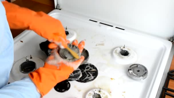 Person Cleaning Gas Stove — Stock Video