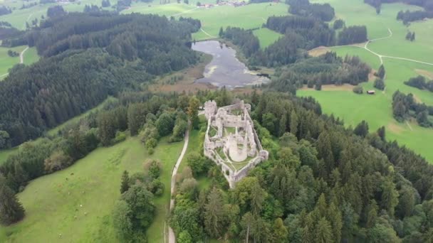 艾森堡中世纪山顶城堡的废墟在德国巴伐利亚的Pfronten北部 — 图库视频影像