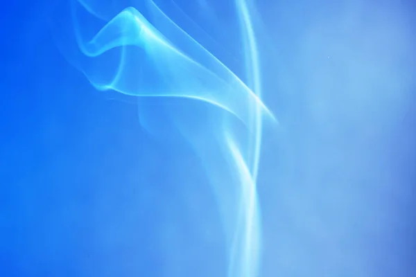 Fumo Bianco Sfondo Blu — Foto Stock