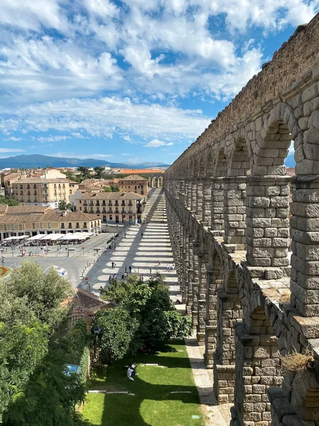Вертикальний Знімок Історичного Акведука Сеговії Іспанія — стокове фото