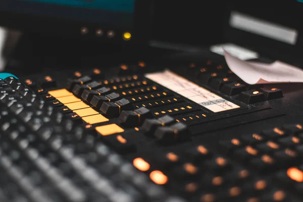 Audiovisuele Apparatuur Een Mixer Voor Het Mixen Van Geluiden — Stockfoto