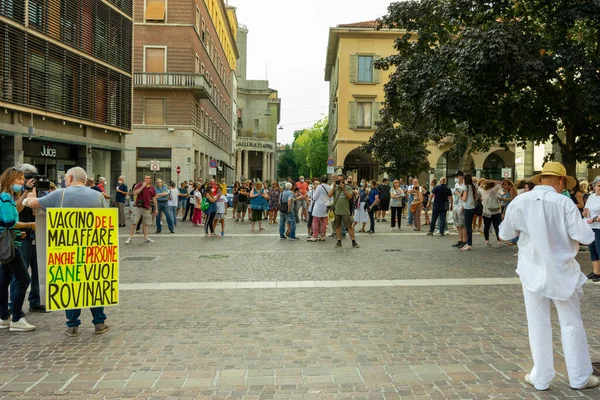 Cremon Itálie Července 2021 Dav Lidí Protestujících Proti Očkování Proti — Stock fotografie