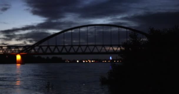 Vista Cidade Ponte Mais Poluída Noite — Vídeo de Stock