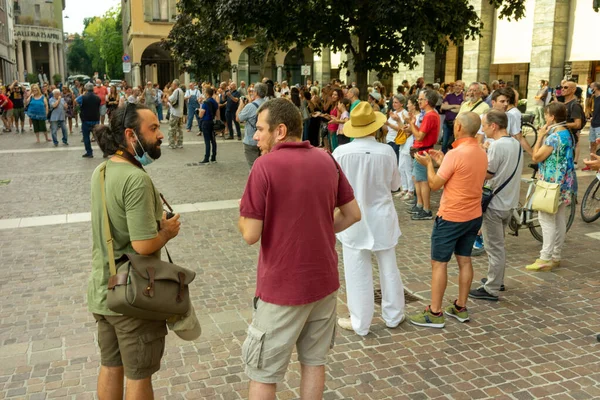 Cremon Itálie Července 2021 Dav Lidí Protestujících Proti Vakcinaci Covid — Stock fotografie