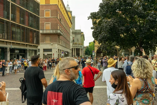 Кремона Италия Июля 2021 Года Толпа Людей Протестующих Против Вакцинации — стоковое фото