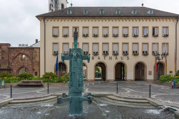 Frankenthal Germany 2021年7月17日 德国法兰克福市政厅前的喷泉 — 图库照片