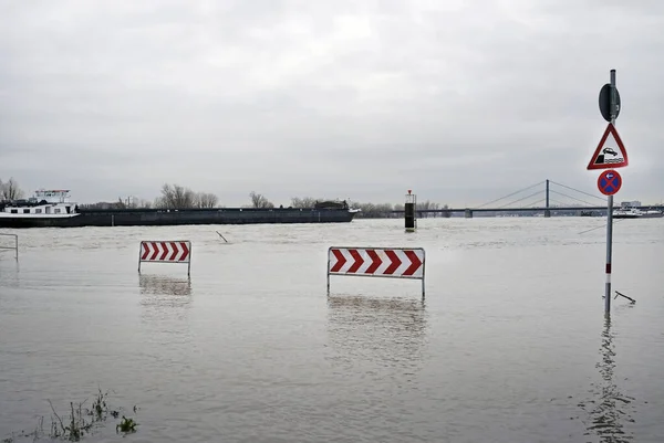 Warning Barrier Flood Cologne Germany — Stock Photo, Image