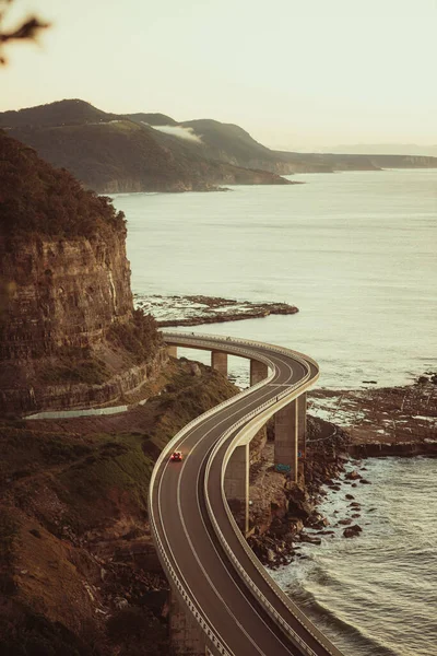 Вертикальный Снимок Моста Sea Cliff Bridge Вуллонгонге Австралия — стоковое фото