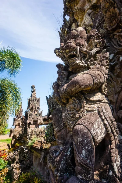 인도네시아 발리에 신화에 나오는 조각상 — 스톡 사진