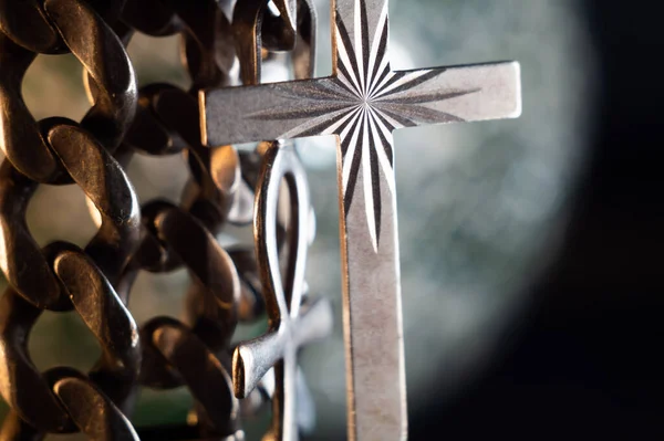 십자가가 목걸이의 클로즈업 — 스톡 사진