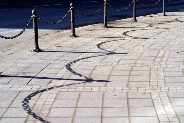 歩行者専用道路の影のクローズアップ — ストック写真
