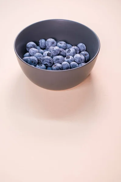 Bowl Fresh Blueberries Isolated Light Pink Background Free Space Text — Stock Photo, Image