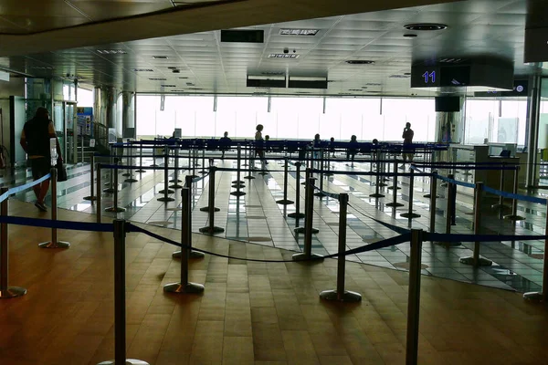 Turin Italien Juli 2021 Die Verlassene Reisende Lounge Flughafen Terminal — Stockfoto