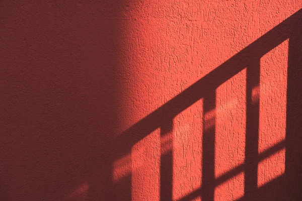 Μια Σκιά Από Σκάλες Μια Κόκκινη Υφή — Φωτογραφία Αρχείου
