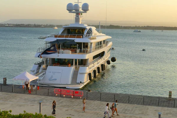 Syracuse Italien Juli 2021 Vermietung Einer Luxusjacht Hafen Von Ortygia — Stockfoto