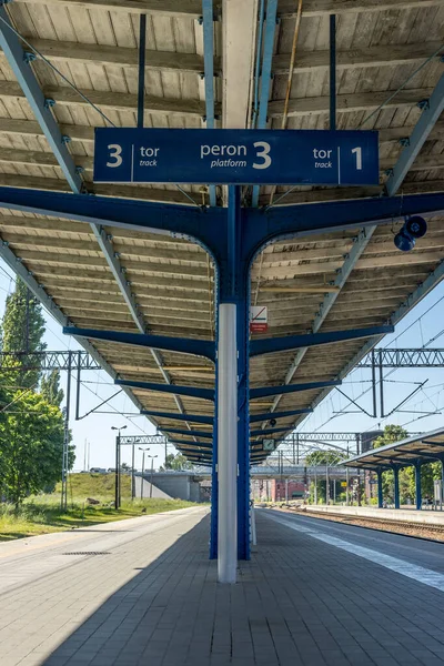 Elbla Polónia Junho 2021 Sinal Estação Trem Elblag Durante Dia — Fotografia de Stock