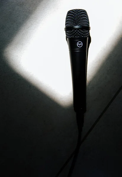 Black Microphone Sunlight — Stock Photo, Image