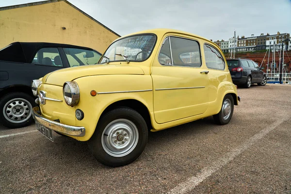 Ramsgate Verenigd Koninkrijk Jul 2021 Een Vintage Gele Seat Auto — Stockfoto
