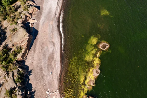 Αεροφωτογραφία Drone Πάνω Από Την Παραλία Iron Στο Νησί Jussaro — Φωτογραφία Αρχείου