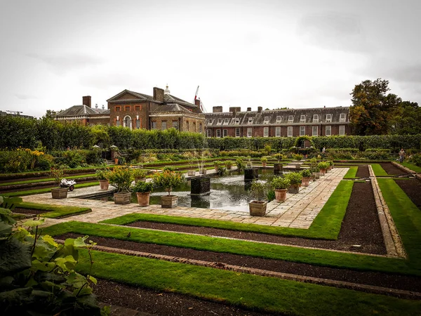 Ogród Kensington Palace Londynie — Zdjęcie stockowe