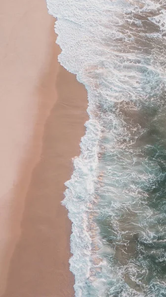 Horní Záběr Oceánské Vody Růžový Břeh — Stock fotografie