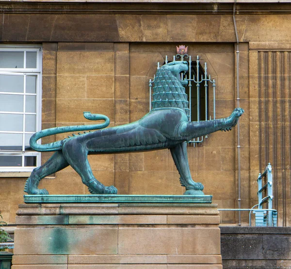 Norwich Reino Unido 2016 Una Escultura León Fuera Del Ayuntamiento —  Fotos de Stock