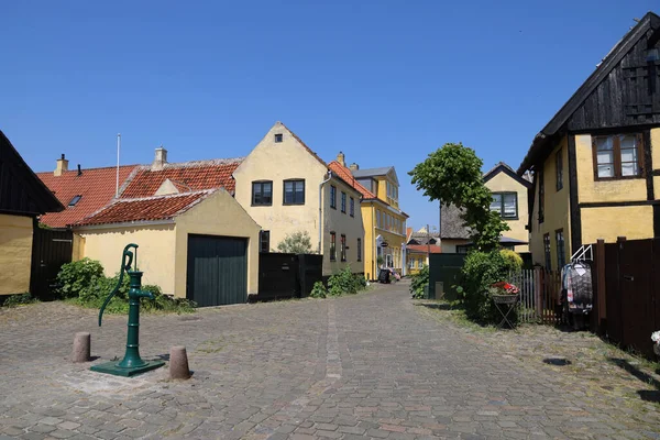 Die Gepflasterten Straßen Und Häuser Mit Schindeldächern Dragor Amager — Stockfoto