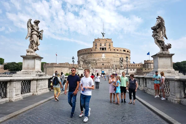 Rome Olaszország Szeptember 2019 Turisták Közelében Castel Sant Angelo Vagy — Stock Fotó