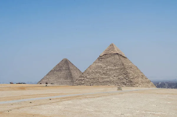 Uma Vista Deslumbrante Das Famosas Pirâmides Gizé Cairo Egito — Fotografia de Stock
