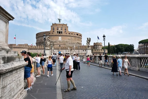 Rome Olaszország Szeptember 2019 Turisták Közelében Castel Sant Angelo Vagy — Stock Fotó