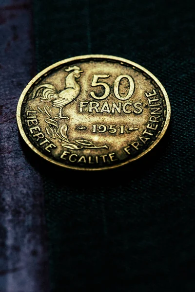 Närbild Gammal Fransk Femtio Franc Mörkblå Bakgrund — Stockfoto