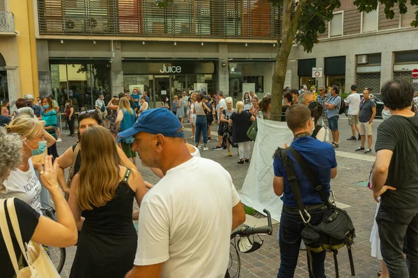 Cremon Itálie Července 2021 Dav Lidí Protestujících Proti Vakcíně Covid — Stock fotografie