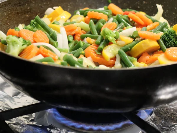 Primo Piano Verdure Deliziose Appena Affettate Cotte Nella Padella Sul — Foto Stock