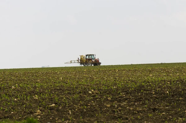 Hoensbroek Nederland Mei 2018 Een Tractor Die Pesticiden Spuit Velden — Stockfoto