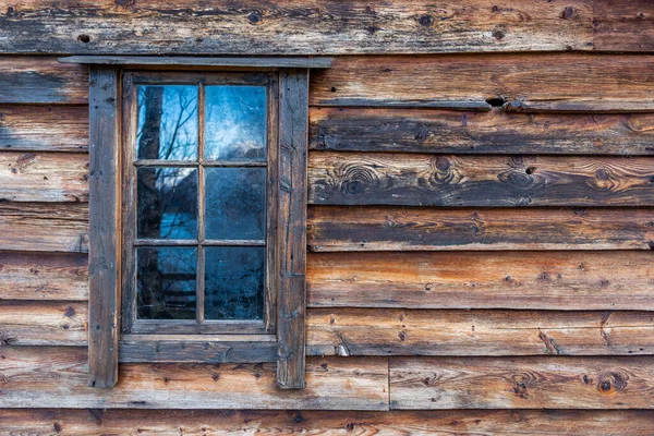 Вікно Старого Дерев Яного Будинку — стокове фото