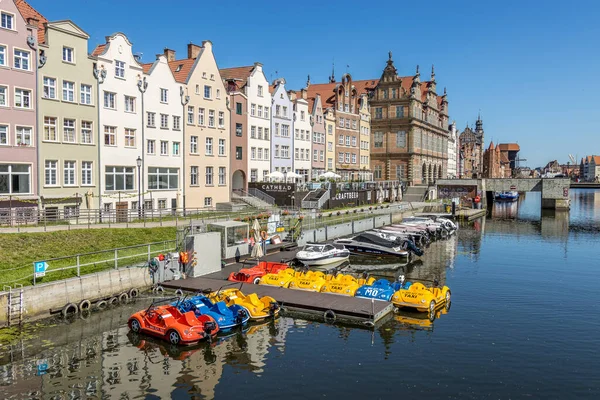 Gdansk Poland Jun 2021 Vacker Bild Byggnader Med Den Gröna — Stockfoto