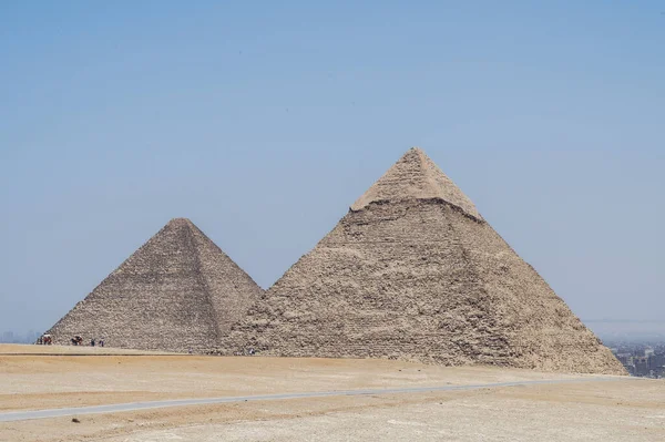 Giza Kahire Mısır Ünlü Piramitlerinin Nefes Kesici Bir Görüntüsü — Stok fotoğraf