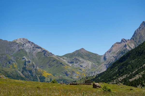 Krásný Výhled Valle Otal Horami Zelenými Kopci — Stock fotografie