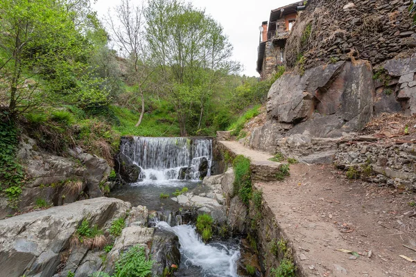 Robledillo Gata Spanien März 2021 Das Wasser Fällt Seidig Einen — Stockfoto