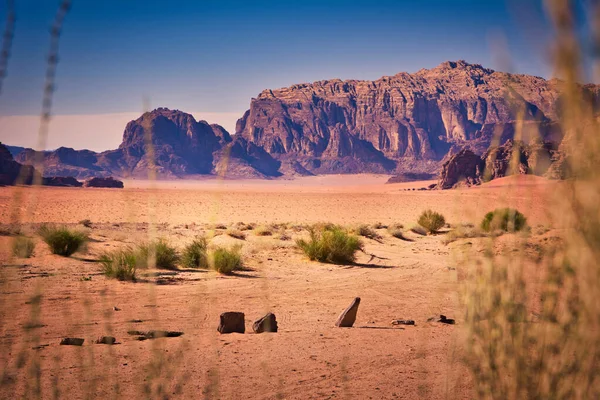 约旦Wadi Rum沙漠景观 黄金时段岩层形成 — 图库照片