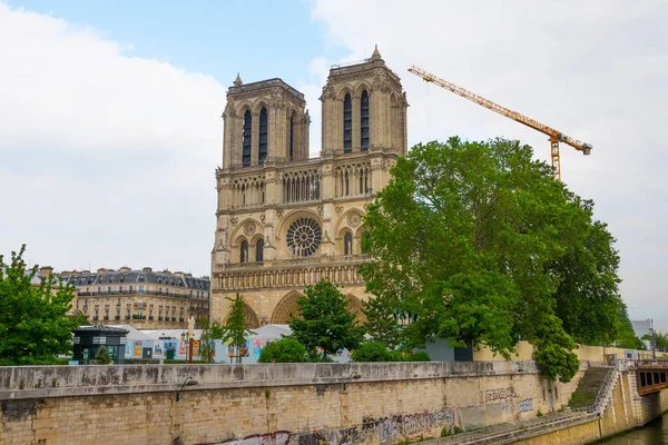 2021年8月6日 法国巴黎 法国巴黎圣母院在失火后重建中 — 图库照片